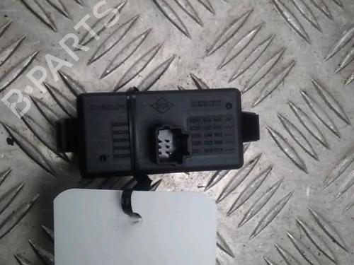 Used Warning switch RENAULT MEGANE III Hatchback (BZ0/1_, B3_) 1.5 dCi (BZ09, BZ0D, BZ1W, BZ29, BZ14) (110 hp) 16956564