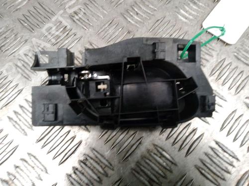 Used Front left interior door handle Front left interior door handle PEUGEOT 5008 (0U_, 0E_) 2.0 HDi 150 / BlueHDi 150 (150 hp) 13081119 13081119