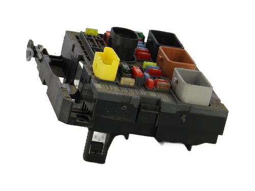 Fuse box PEUGEOT 3008 I MPV (0U_) 1.6 HDi | BP32224014E1