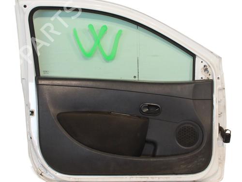 Used Left front door RENAULT CLIO III (BR0/1, CR0/1) 1.5 dCi (C/BR0G, C/BR1G) (68 hp) 30630455