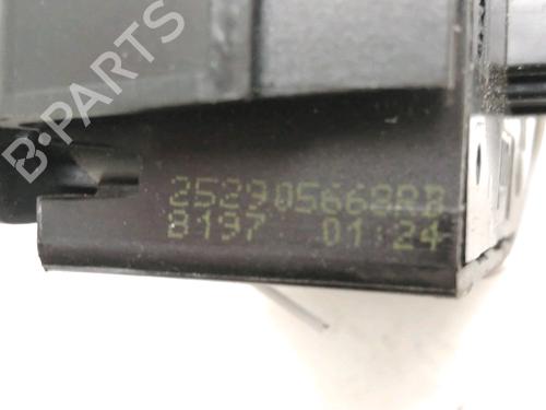 Used Warning switch Warning switch DACIA LOGAN MCV II TCe 90 (K8M1, K8MA, K8AC) (90 hp) 30798354 30798354