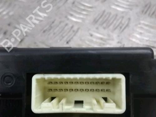 Display Display KIA VENGA (YN) 1.6 CRDi 115 (116 hp) 13637272 13637272