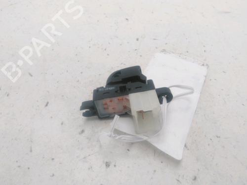 Mando elevalunas trasera derecho RENAULT KADJAR (HA_, HL_) 1.5 dCi 110 (HLA3) (110 hp) 28121295