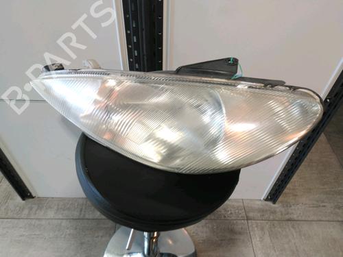 Venstre forlygte PEUGEOT 206 Hatchback (2A/C) 1.4 HDi eco 70 (68 hp) 31576471