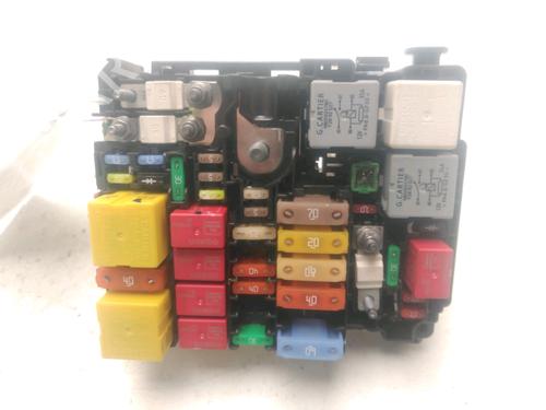 Used Fuse box PEUGEOT 5008 II (MC_, MJ_, MR_, M4_) 1.5 BlueHDi 130 (MCYHZJ, MCYHZR, MCYHZX) (131 hp) 24881777