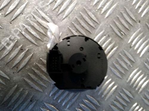 Used Headlight switch VW GOLF PLUS V (5M1, 521) 2.0 TDI 16V (140 hp) 11170899