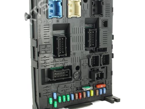 Used Fuse box Fuse box PEUGEOT 5008 (0U_, 0E_) 2.0 HDi 150 / BlueHDi 150 (150 hp) 33835953 33835953