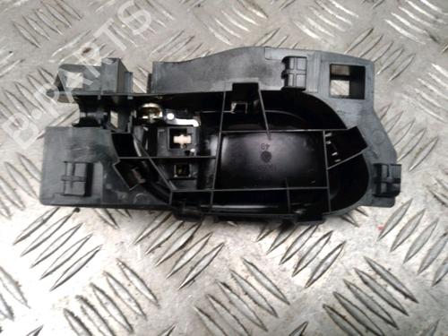 Used Front left interior door handle Front left interior door handle 13081130 13081130