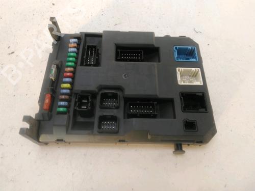Used Fuse box Fuse box 29389237 29389237