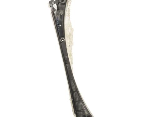 Griglia sotto parabrezza Griglia sotto parabrezza RENAULT MEGANE IV Hatchback (B9A/M/N_) 1.6 TCe 205 (B9MV) (205 hp) 36544212 36544212