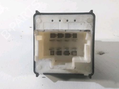 Used Left front window switch Left front window switch CITROËN C4 CACTUS 1.2 THP 110 (110 hp) 24882465 24882465