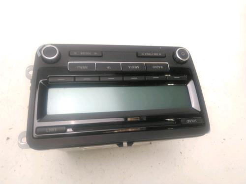 Used Radio VW POLO V (6R1, 6C1) 1.6 TDI (90 hp) 28086876