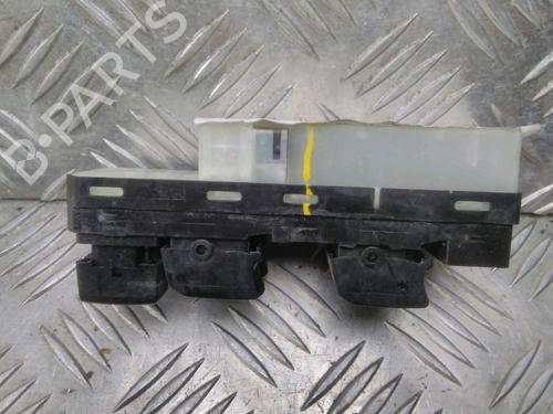 Used Left front window switch SUZUKI SX4 (EY, GY) 2.0 DDiS 4x4 (RW420D) (135 hp) 13302220