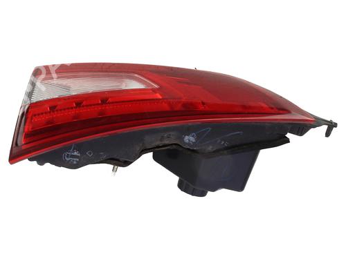 Højre baglygte bagklap NISSAN QASHQAI II (J11, J11_) 1.2 DIG-T (115 hp) 32333058