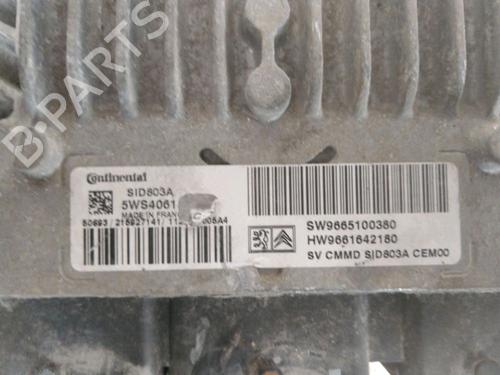 Used Engine control unit (ECU) PEUGEOT EXPERT Van (VF3A_, VF3U_, VF3X_) 2.0 HDi 120 (120 hp) 15201535