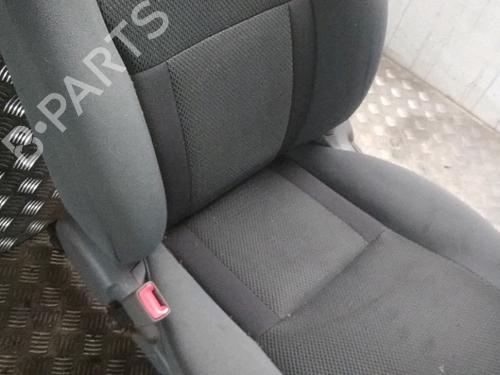 Used Left front seat TOYOTA RAV 4 II (_A2_) 2.0 D 4WD (CLA20_, CLA21_, CLA20R, CLA21R) (116 hp) 29137317