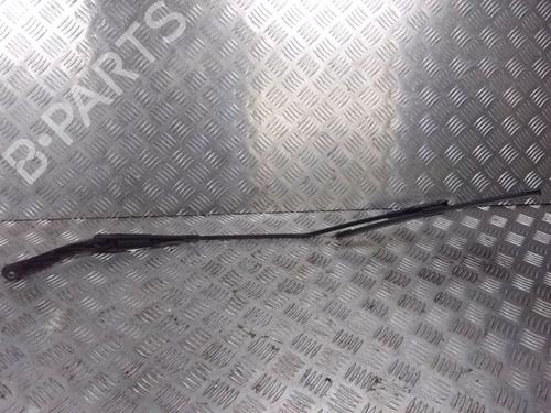 Used Front windshield wiper arm FIAT PUNTO EVO (199_) 1.3 D Multijet (199AXC1A, 199BXC1A, 199AXT1A, 199BXT1A) (75 hp) 17215546