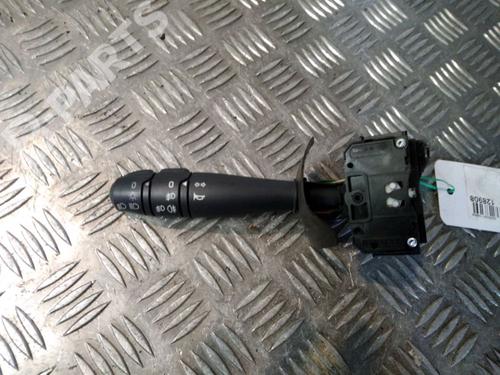 Used Steering column stalk RENAULT CLIO II (BB_, CB_) 1.2 (BB0A, BB0F, BB10, BB1K, BB28, BB2D, BB2H, CB0A,... (58 hp) 12066182