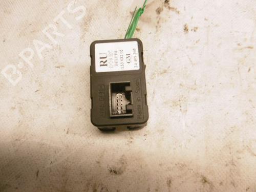 Used Left front window switch OPEL MERIVA A MPV (X03) 1.7 CDTI (E75) (100 hp) 15756071