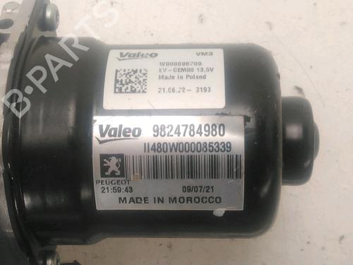 Used Front wiper motor Front wiper motor PEUGEOT 2008 II (UD_, US_, UY_, UJ_, UR_, UC_) 1.5 BlueHDI 110 (UDYHSK) (110 hp) 26304304 26304304