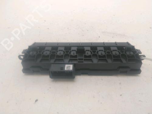 Used Warning switch RENAULT ARKANA I (LCM_, LDN_) 1.6 E-TECH 145 (LDMU) (143 hp) 28331081