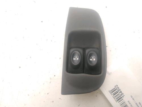 Used Left front window switch RENAULT MEGANE I (BA0/1_) 1.9 D Eco (BA0A, BA0U, BA0R) (64 hp) 25300474