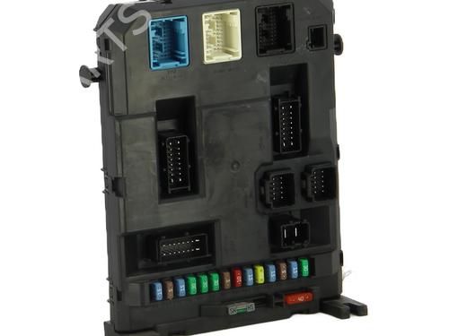 Used Fuse box Fuse box DS DS 3 (SA_) 1.2 THP 110 / PureTech 110 (SAHNPS, SAHNZ6, SAHNZT) (110 hp) 36172459 36172459