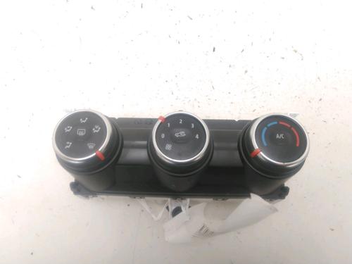 Climate control RENAULT CLIO V (B7_) 1.5 Blue dCi 85 (B7AG) | BP28445859I5