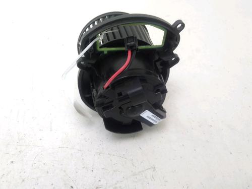 Used Heater blower motor Heater blower motor RENAULT KADJAR (HA_, HL_) 1.2 TCe 130 (HLMR) (130 hp) 28121217 28121217