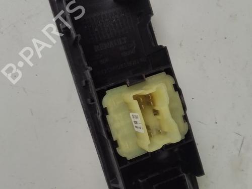 Used Left front window switch RENAULT CLIO IV (BH_) [2012-2021]  15755858