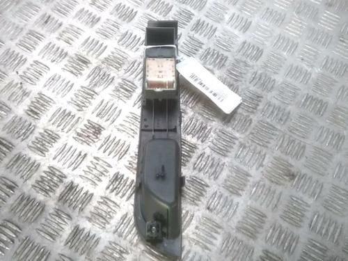 Used Left front window switch NISSAN MICRA III (K12) 1.2 16V (65 hp) 16742349