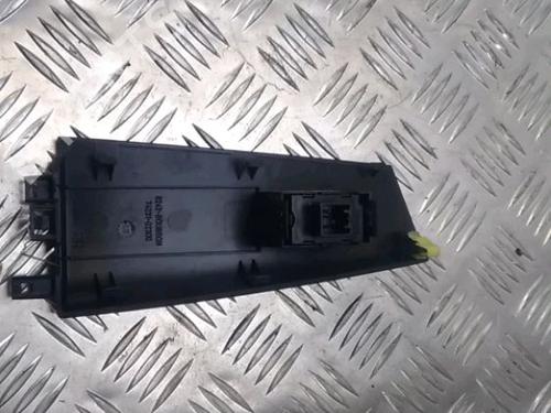 Used Switch Switch TOYOTA COROLLA (_E12_) 2.0 D-4D (CDE120R, CDE120L_) (116 hp) 13094242 13094242