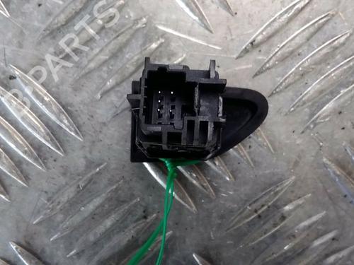 Used Warning switch Warning switch RENAULT CLIO IV (BH_) 1.5 dCi 90 (90 hp) 17372588 17372588