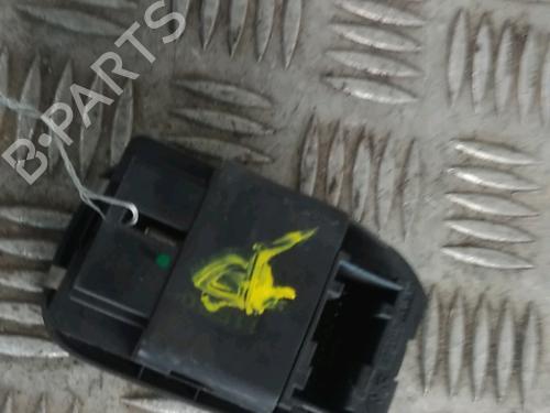 Used Left front window switch Left front window switch PEUGEOT 206 Hatchback (2A/C) 1.4 i (75 hp) 23647593 23647593