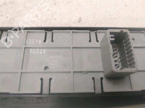 Left front window switch RENAULT SCÉNIC III (JZ0/1_) 1.5 dCi | BP29551599I27