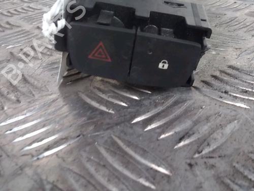 Used Warning switch Warning switch NISSAN NV300 Van (X82) 1.6 dci 120 (121 hp) 15547431 15547431