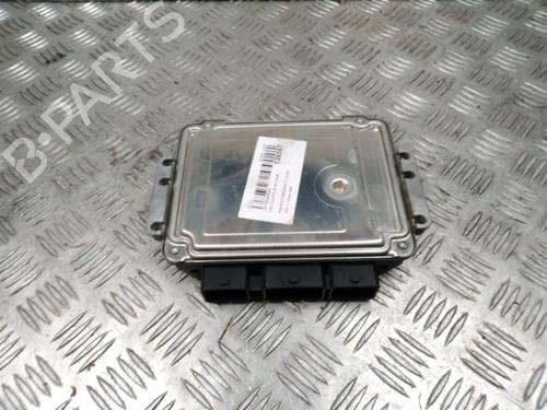 Used Engine control unit (ECU) Engine control unit (ECU) RENAULT MEGANE II (BM0/1_, CM0/1_) 1.9 dCi (131 hp) 13077989 13077989