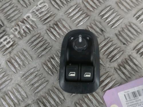 Used Left front window switch Left front window switch PEUGEOT 206 Hatchback (2A/C) 1.4 i (75 hp) 23647593 23647593