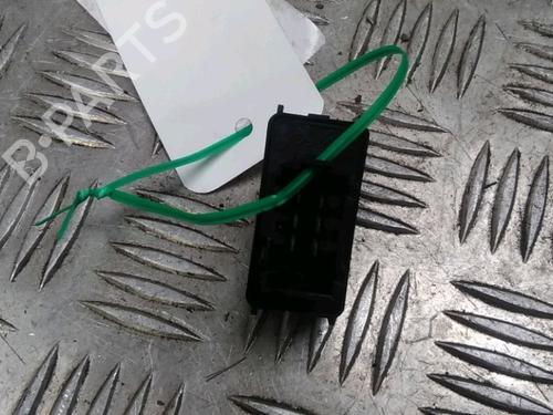 Used Switch Switch DS DS 3 (SA_) 1.6 BlueHDi 100 (SABHY0, SABHYT) (99 hp) 13094238 13094238