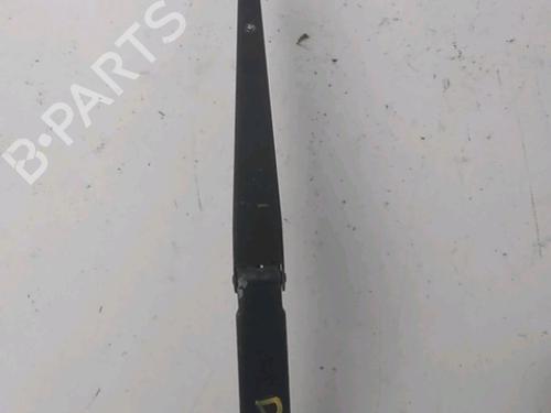 Used Front windshield wiper arm Front windshield wiper arm MITSUBISHI PAJERO III (V7_W, V6_W) 3.2 Di-D (V68W) (160 hp) 33680305 33680305