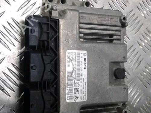 Used Engine control unit (ECU) Engine control unit (ECU) PEUGEOT 208 I (CA_, CC_) 1.6 HDi (92 hp) 13077996 13077996