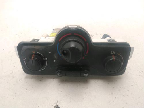 Used Climate control RENAULT CLIO III (BR0/1, CR0/1) 1.5 dCi (BR17, CR17) (86 hp) 23086588