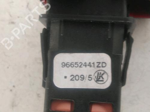Used Warning switch Warning switch PEUGEOT 5008 (0U_, 0E_) 1.6 BlueHDi 120 (120 hp) 28331084 28331084