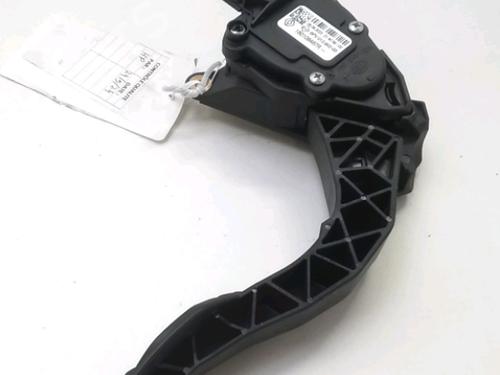 Used Pedal Pedal RENAULT CLIO V (B7_) 1.5 Blue dCi 100 (B7AD) (101 hp) 18066648 18066648