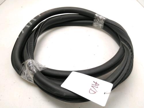 Used Rubber door seal FIAT 500X (334_) 1.3 (334.AXR11) (150 hp) 30740562
