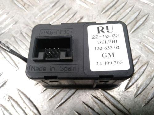 Used Left front window switch Left front window switch OPEL CORSA C (X01) 1.7 DI (F08, F68) (65 hp) 13081799 13081799