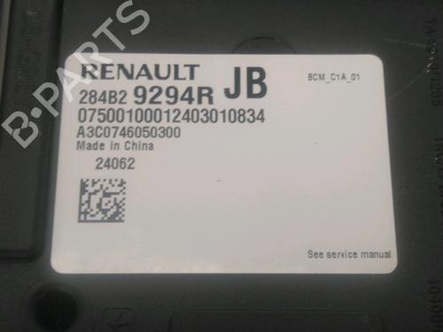 Caja reles / fusibles RENAULT ARKANA I (LCM_, LDN_) 1.6 E-TECH 145 (LDMU) (143 hp) 28159727