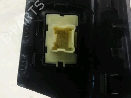 Used Switch Switch RENAULT TRAFIC III Van (FG_) 1.6 dCi 120 (FGMB, FGMC) (120 hp) 33031947 33031947