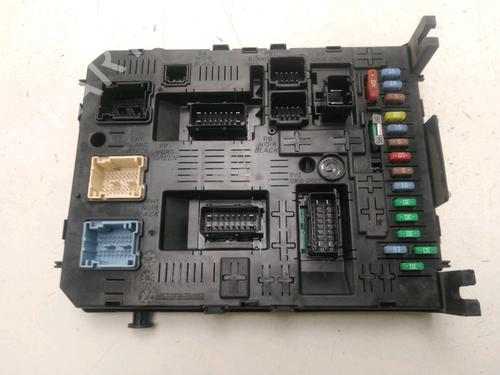 Used Fuse box PEUGEOT 308 CC (4B_) 2.0 HDi (140 hp) 21755787