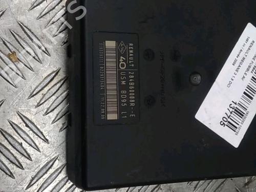 Used Fuse box RENAULT MEGANE III Hatchback (BZ0/1_, B3_) 1.5 dCi (106 hp) 13214894